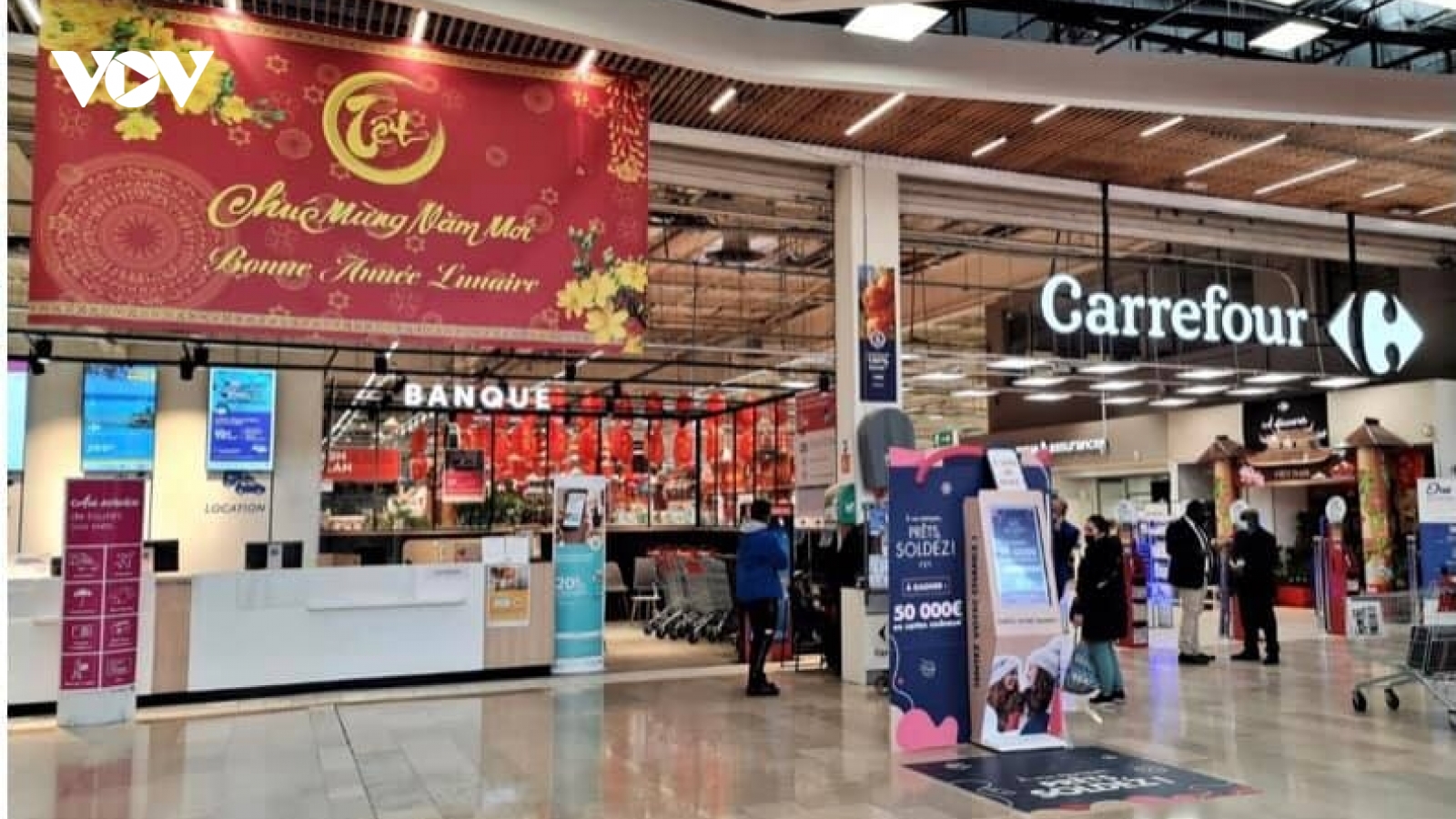 Carrefour lần đầu tiên vinh danh Tết Việt Nam tới người tiêu dùng Pháp