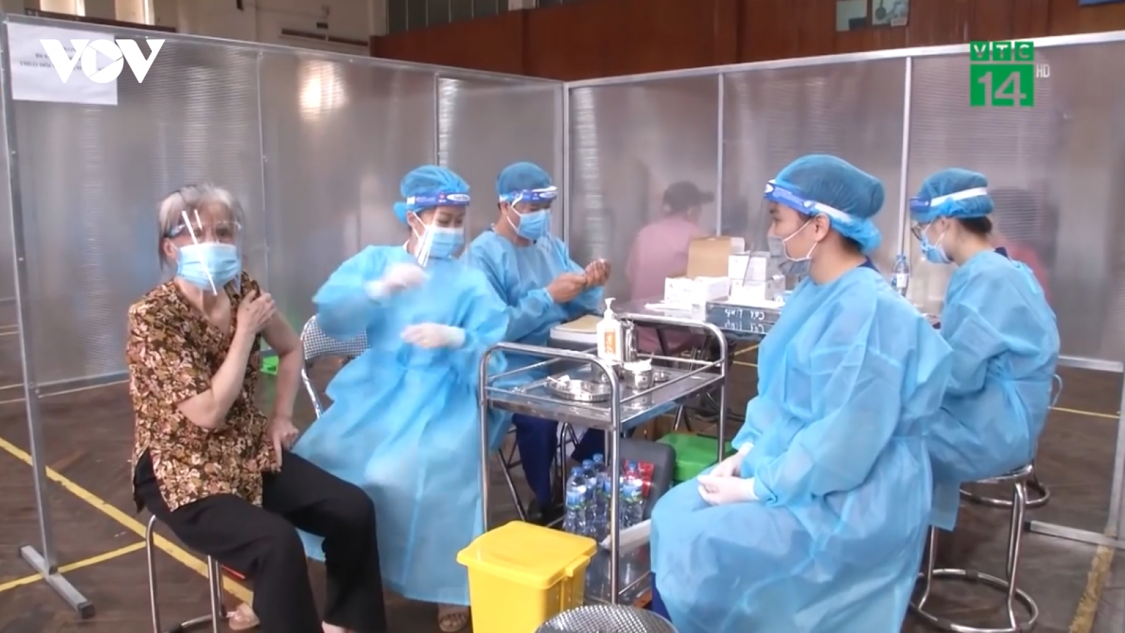 Tiêm đủ 3 mũi vaccine có miễn nhiễm với Covid-19?