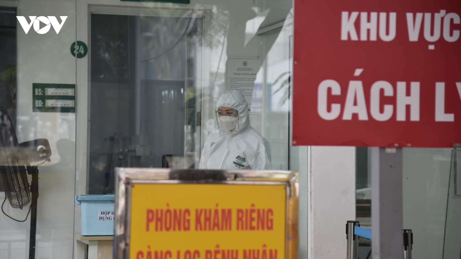 Ngày 10/1, cả nước có 14.818 ca COVID-19 mới, có 9.396 ca trong cộng đồng