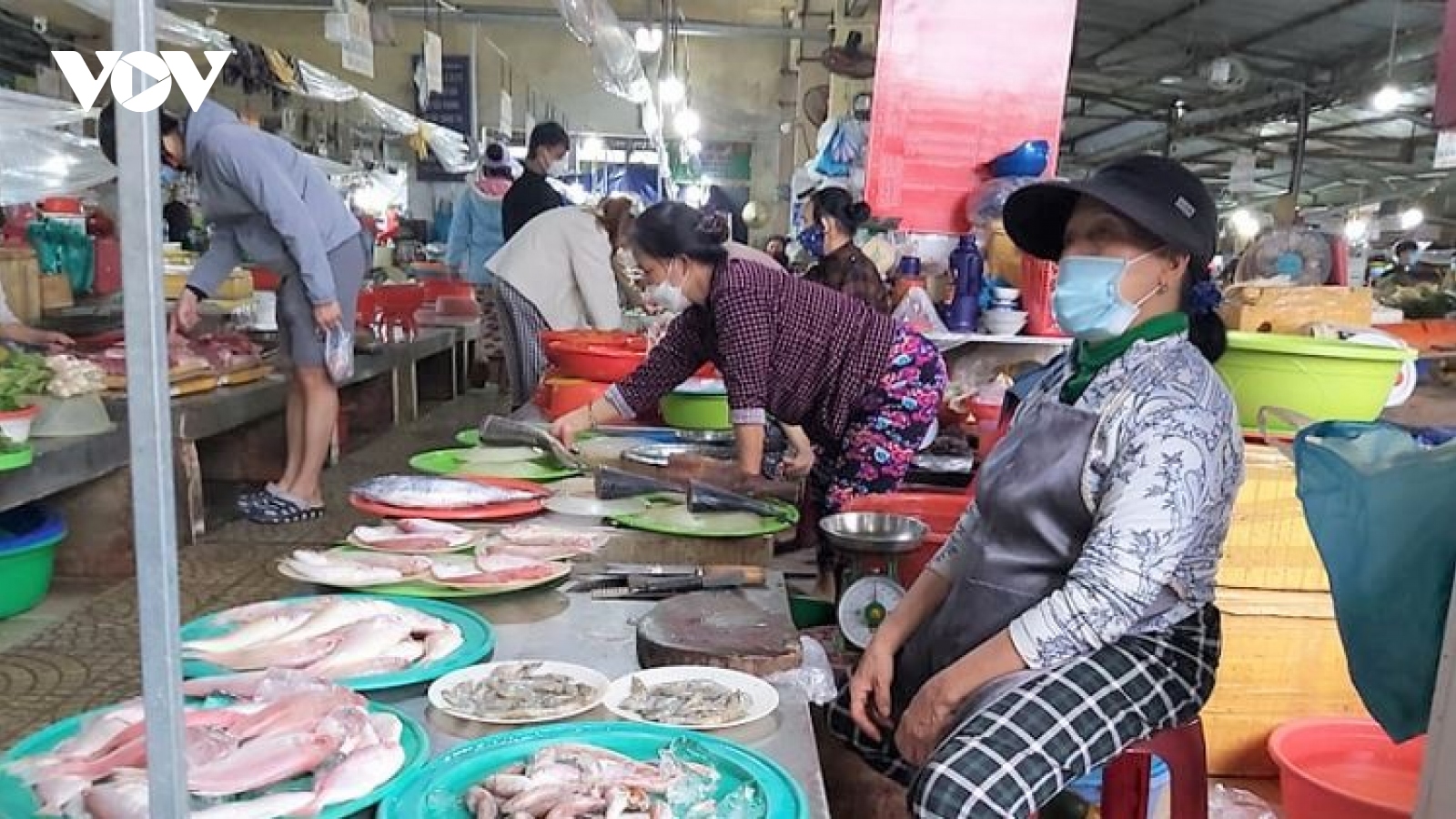Gần ngàn ca nhiễm mỗi ngày, Đà Nẵng chỉ đóng quầy hàng có F0, không đóng cửa cả chợ