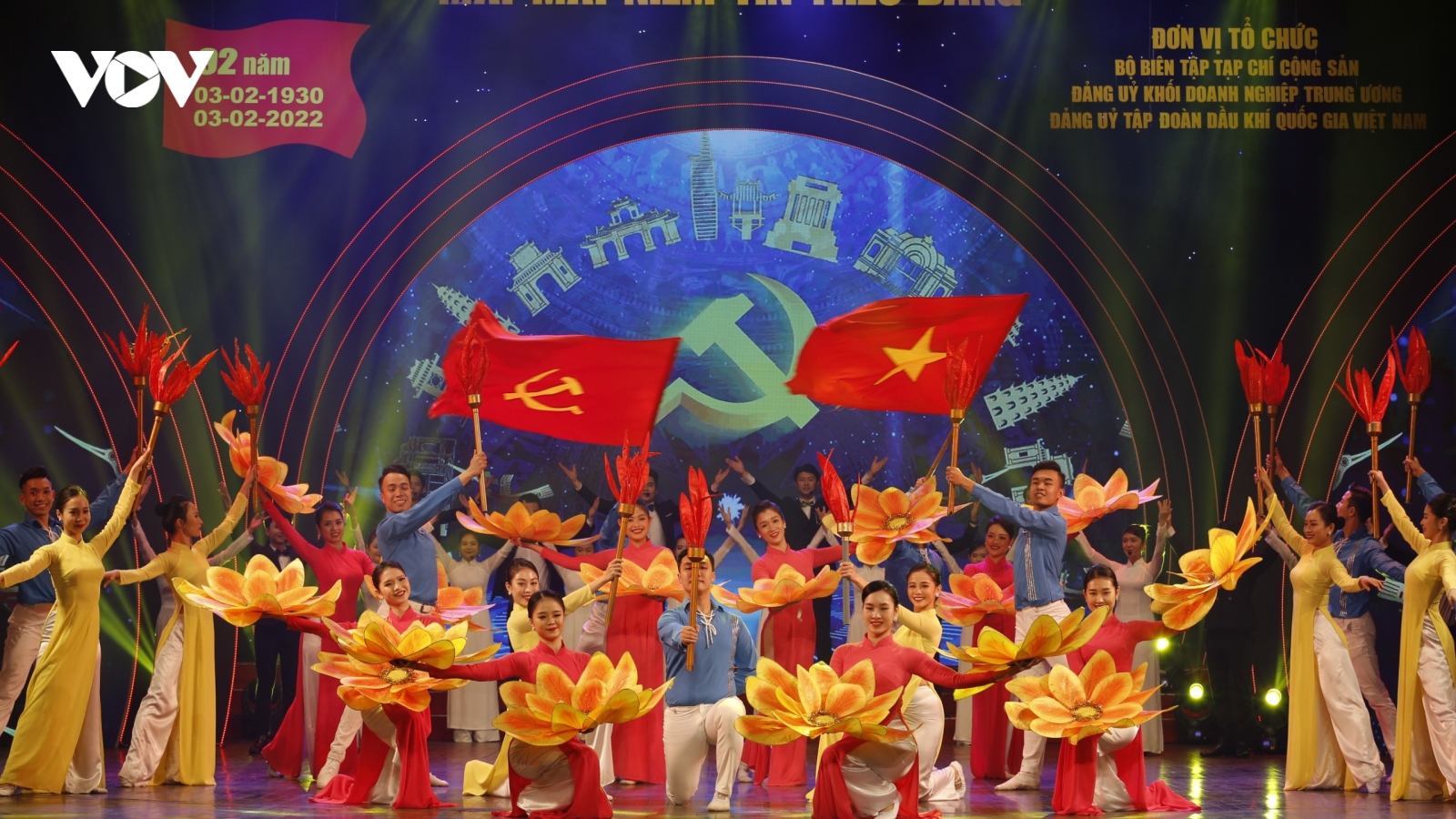 Ông Nguyễn Xuân Thắng dự Giao lưu nghệ thuật “Mãi mãi niềm tin theo Đảng”