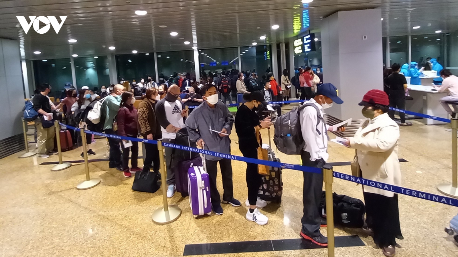 Niềm vui của Việt kiều về quê đón Tết