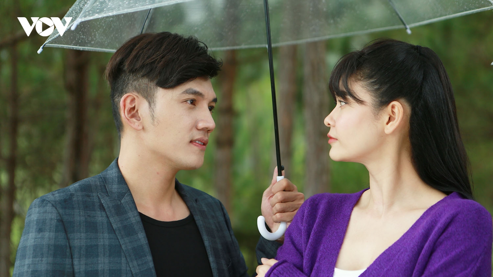 Trương Quỳnh Anh mượn MV "Thế giới cô đơn", thổ lộ tình cảm đơn phương với Lý Bình