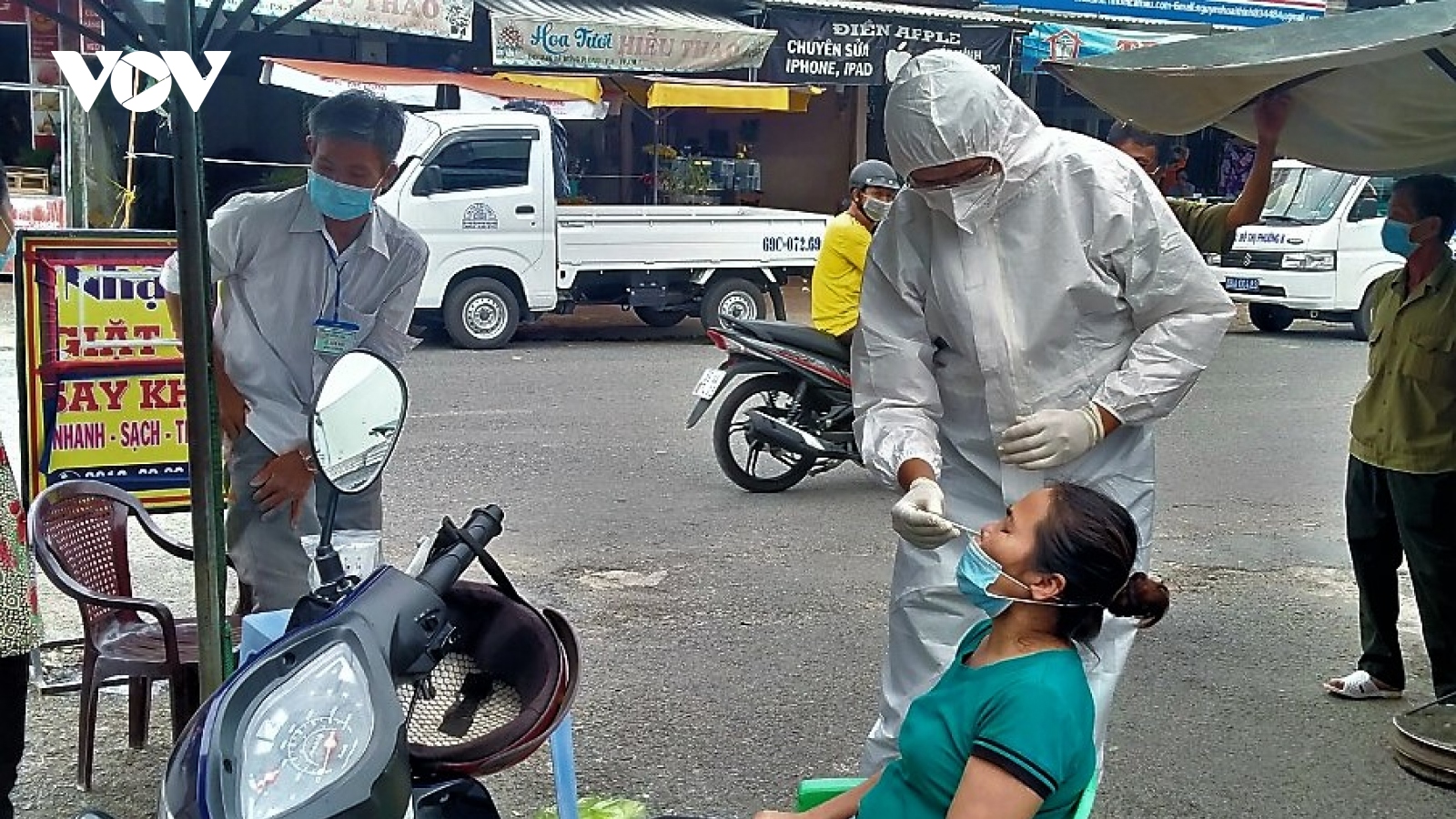 Sẵn sàng ứng phó khi biến chủng mới Omicron làm gia tăng F0