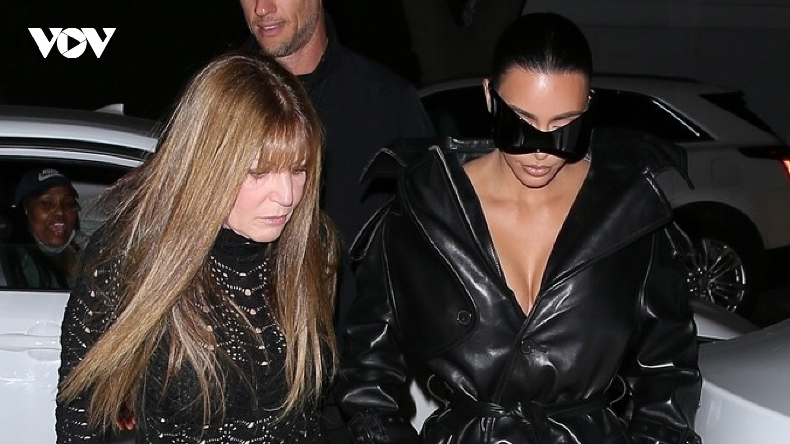 Kim Kardashian trang điểm màu nude sang chảnh dự sự kiện ở California
