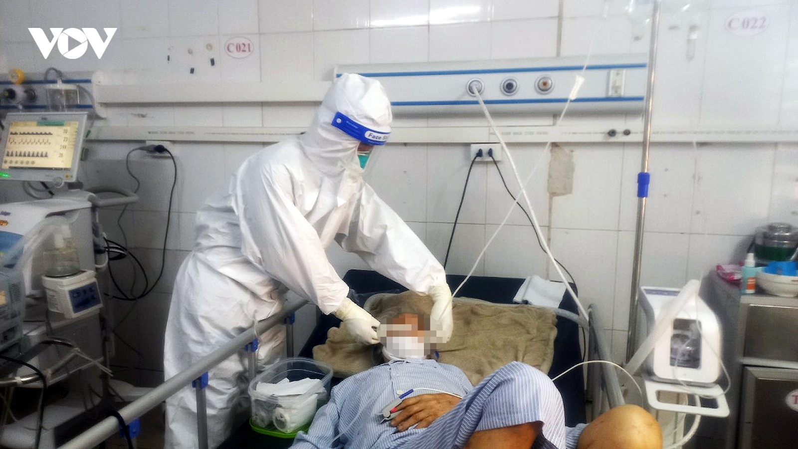 Tết trong khu điều trị bệnh nhân Covid-19
