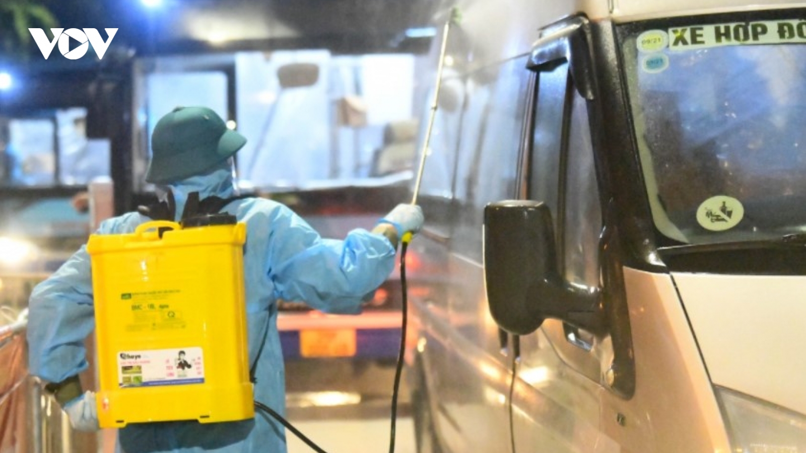 COVID-19 caseload hits over 16,000, Hanoi tops with more than 3,000 
