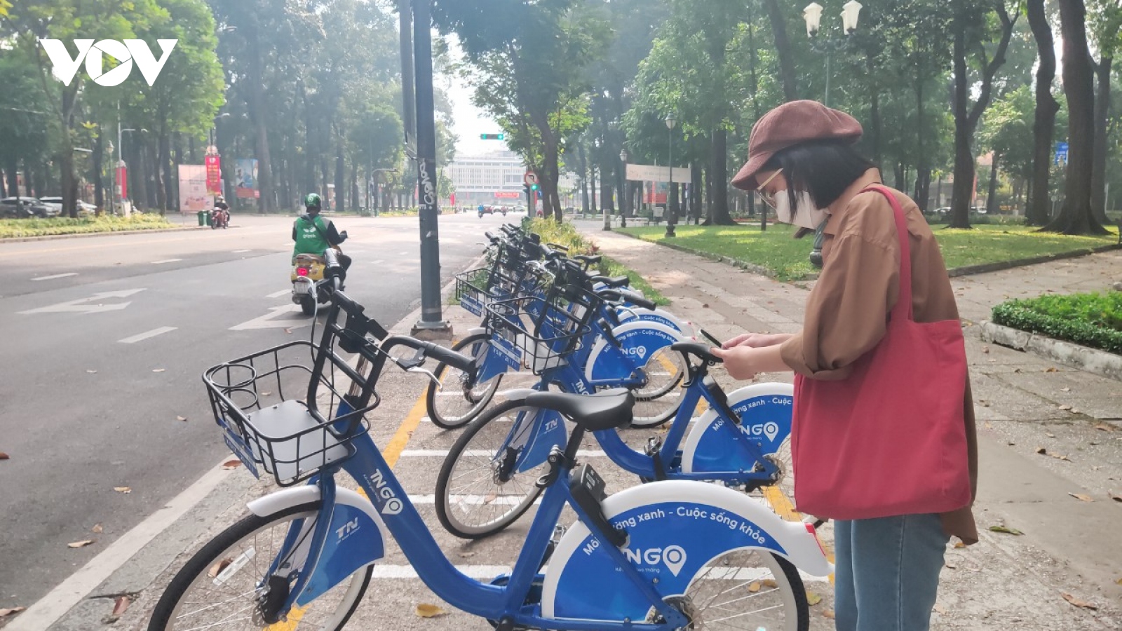 Người dân TP.HCM thong thả vui chơi trong ngày cuối cùng kỳ nghỉ Tết Dương lịch