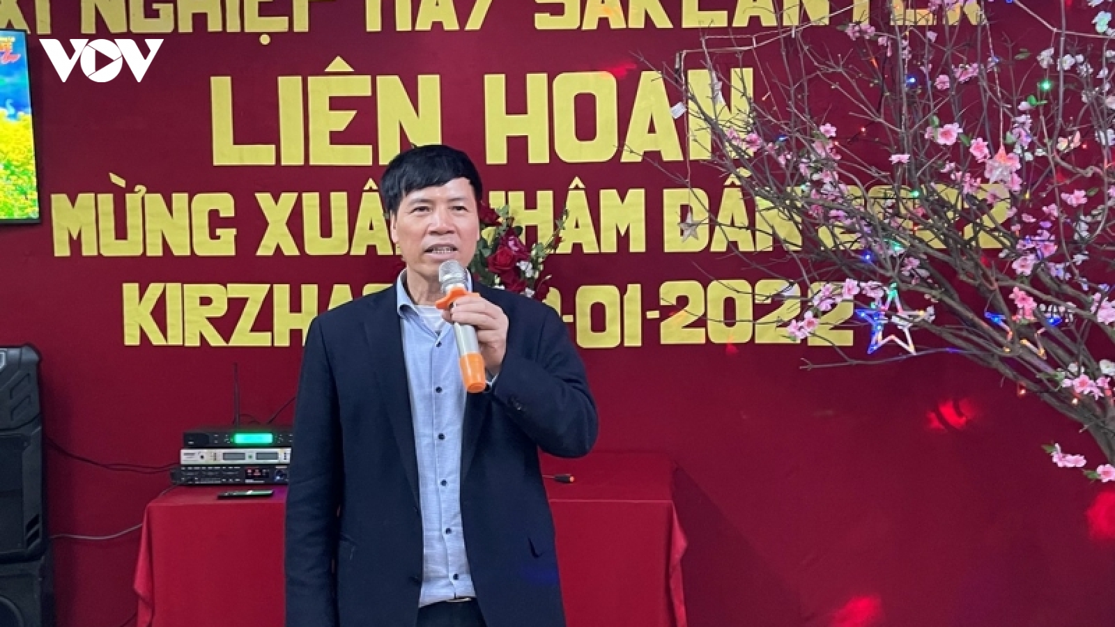 Công nhân dệt may Việt Nam tại Nga đón xuân mới đầm ấm