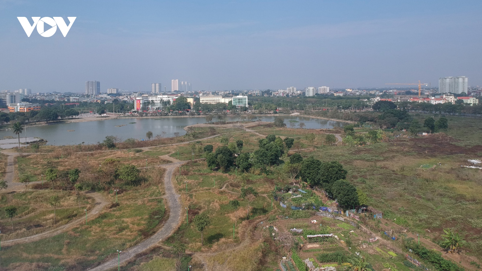 Công viên ở Hà Nội bị bỏ hoang, xuống cấp biến thành vườn rau giữa khu đô thị Việt Hưng