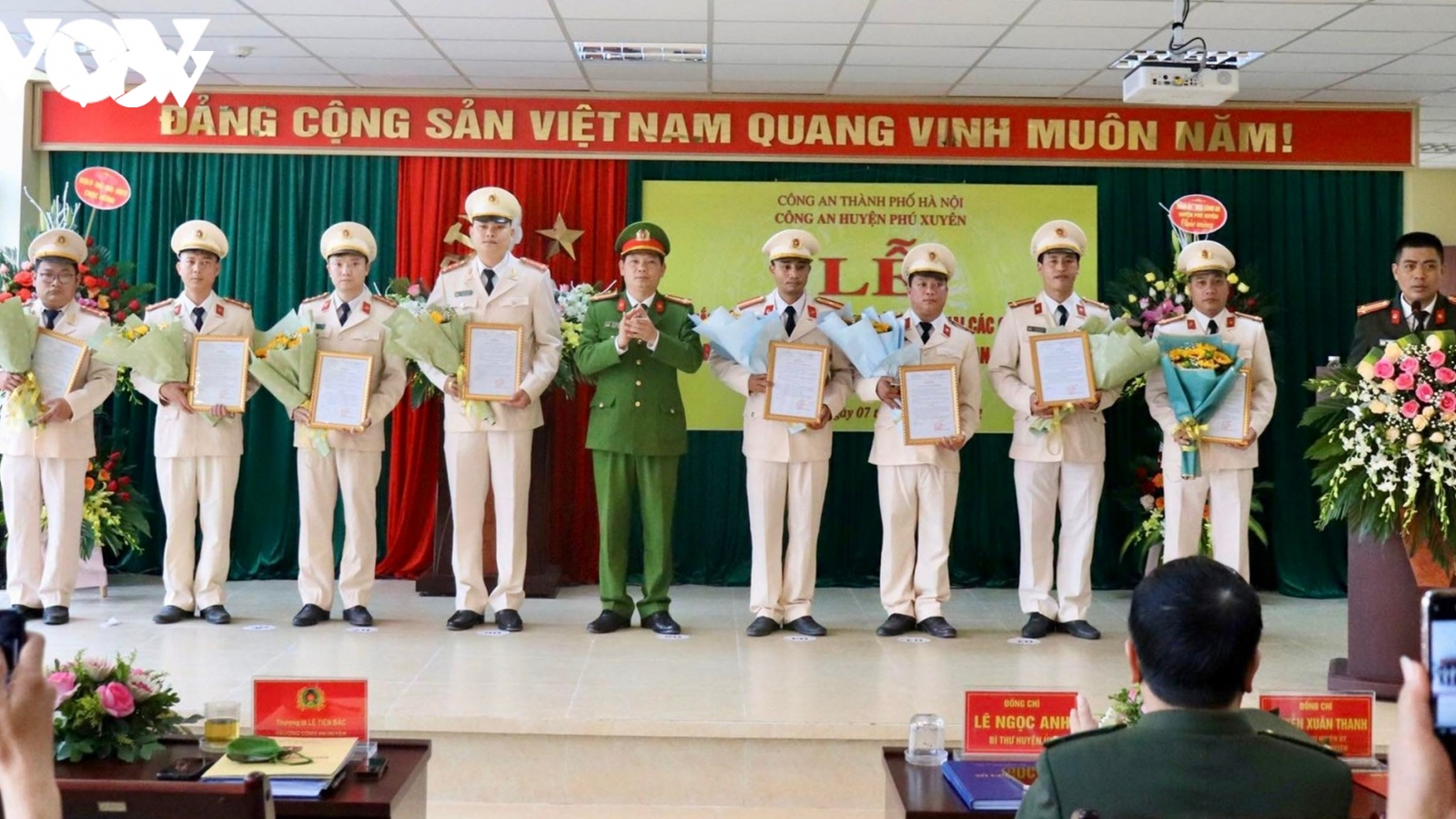 Công an Hà Nội sắp xếp, chuyển đổi 52 trưởng công an xã