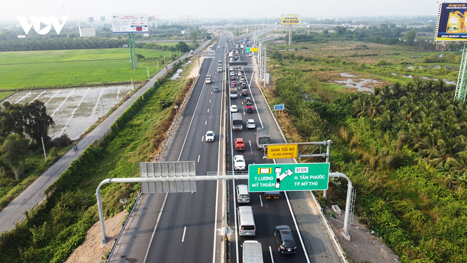 Vì sao cao tốc Trung Lương - Mỹ Thuận 4 làn xe, không có làn dừng khẩn cấp?
