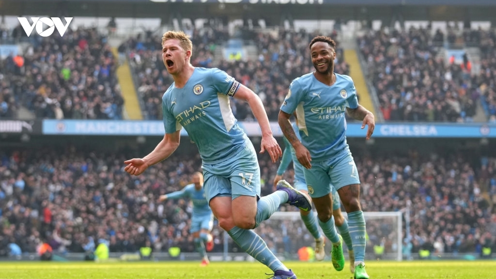 De Bruyne lập siêu phẩm, Man City tạm bỏ xa Chelsea 13 điểm
