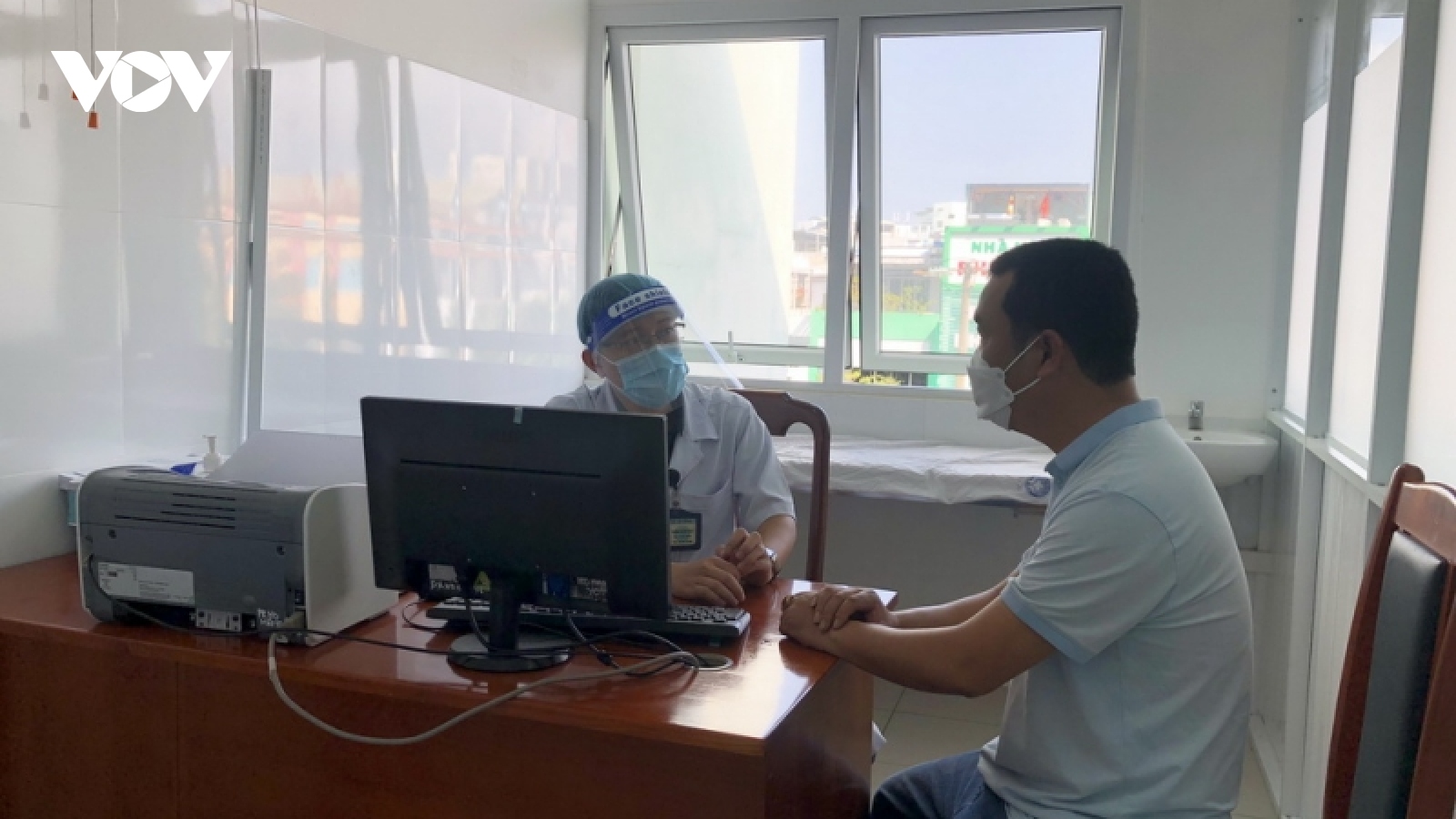Bệnh viện Đà Nẵng tư vấn điều trị bệnh nhân hậu Covid-19