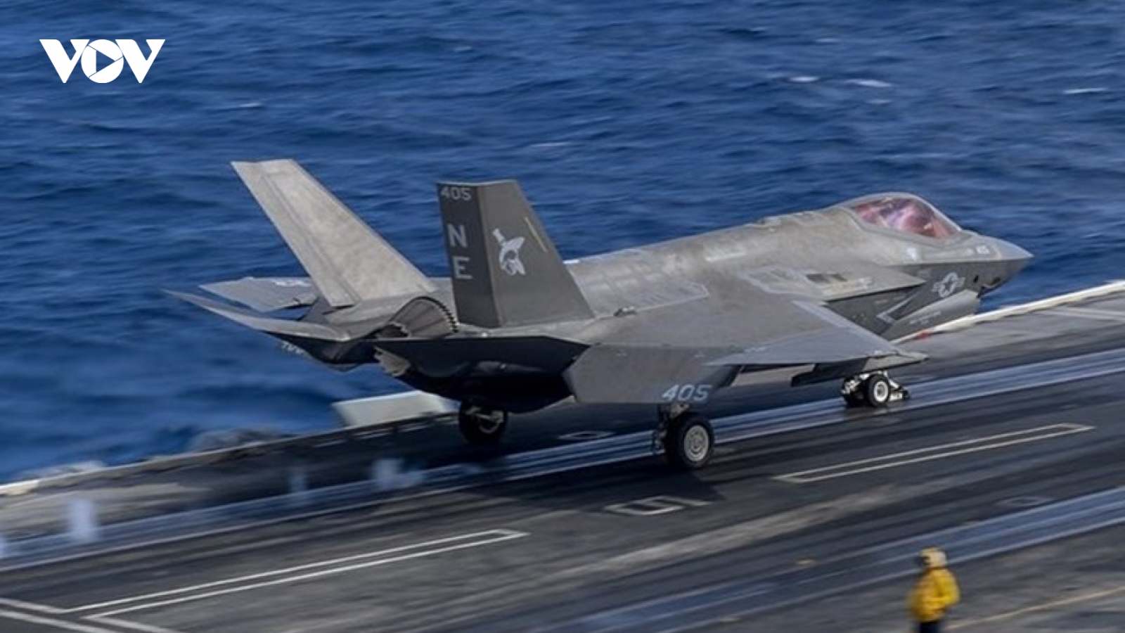 F-35 lao xuống boong tàu sân bay Mỹ ở Biển Đông khiến 7 người bị thương