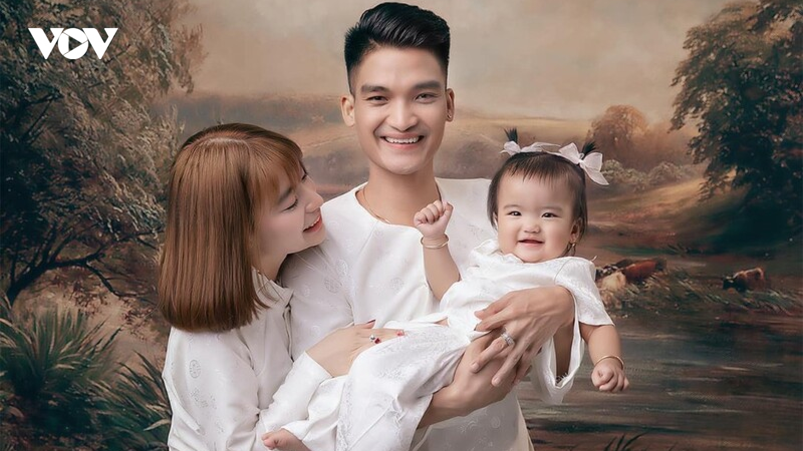 Vợ Mạc Văn Khoa xúc động kể về hành trình mang thai khó khăn, nhiều nước mắt và tiếng cười