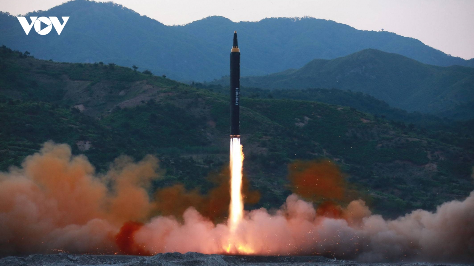 Triều Tiên xác nhận thử tên lửa đạn đạo Hwasong-12