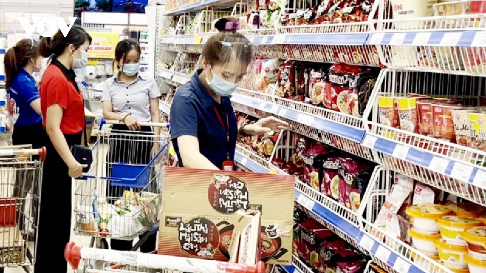 Đảm bảo cung cầu hàng hóa, bình ổn thị trường
