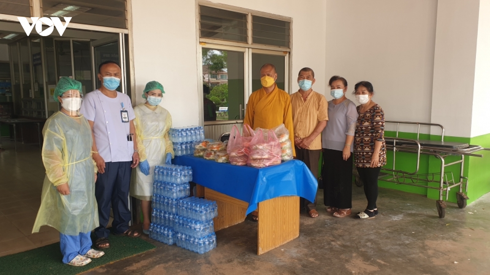 Người Việt sinh hoạt Phật giáo tại Lào