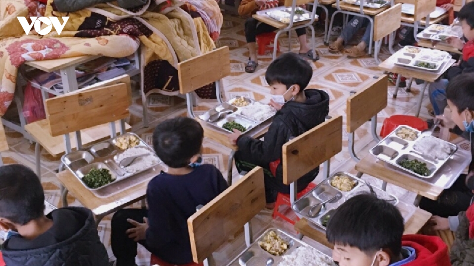 500 học sinh F2, F3 cách ly tập trung tại trường, thầy cô vùng cao Lào Cai lo mất Tết