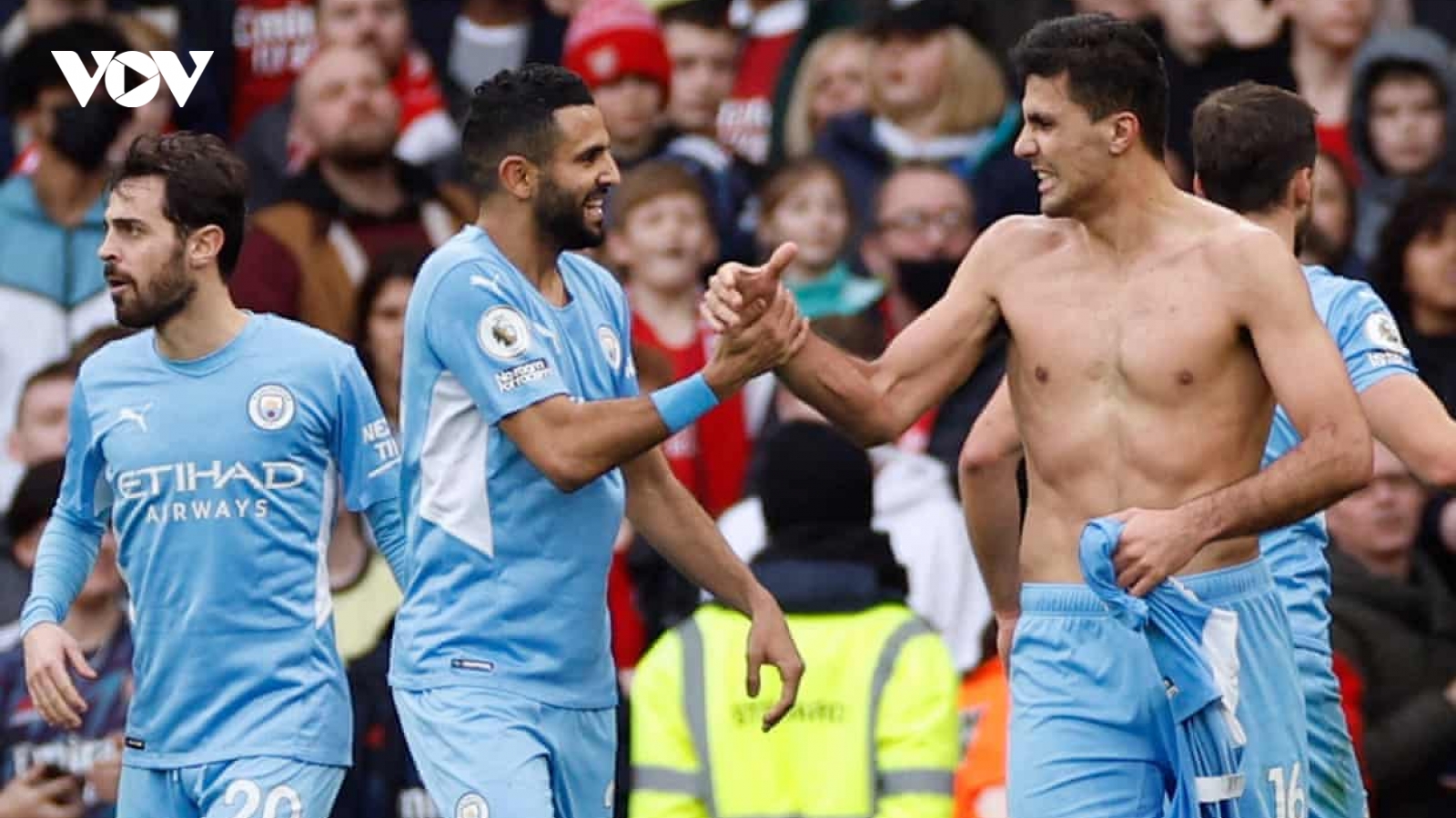 Rodri ghi bàn phút 90+3, Man City lội ngược dòng thắng 10 người của Arsenal