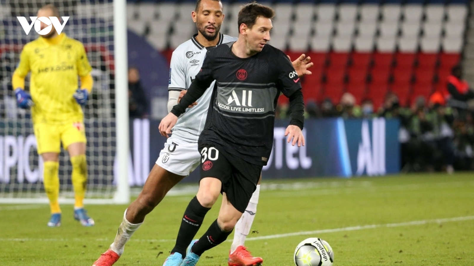 Không lên tuyển Argentina, Messi vẫn phải thi đấu cho PSG