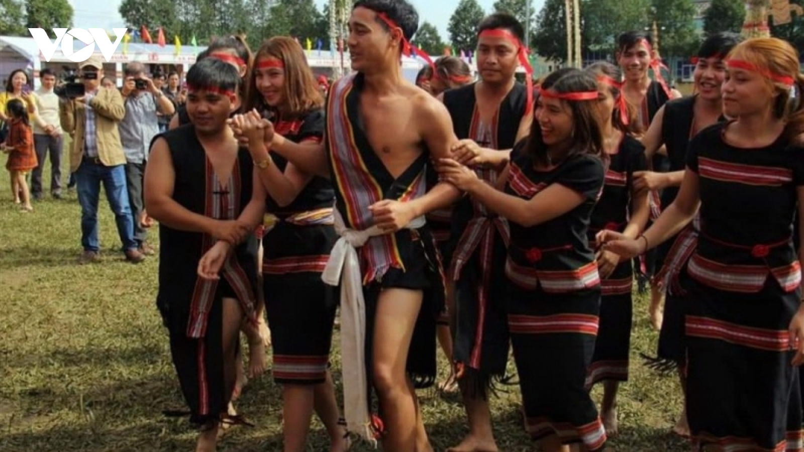 Độc đáo Tết mùa của người Bhnoong ở vùng cao Quảng Nam