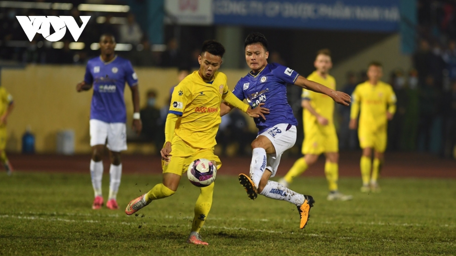 Ngày này năm xưa: Nam Định "đè bẹp" Hà Nội FC