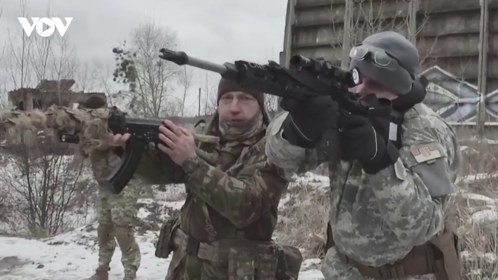 Hé lộ video quân dự bị Ukraine huấn luyện đề phòng nổ ra xung đột với Nga
