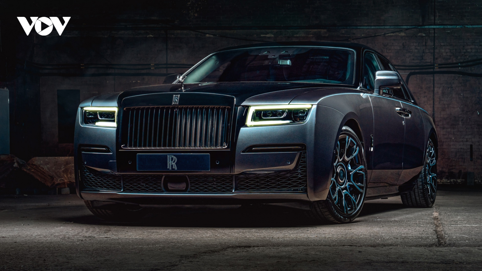 Cận cảnh Rolls-Royce Ghost Black Badge giá hơn 30 tỷ tại Việt Nam