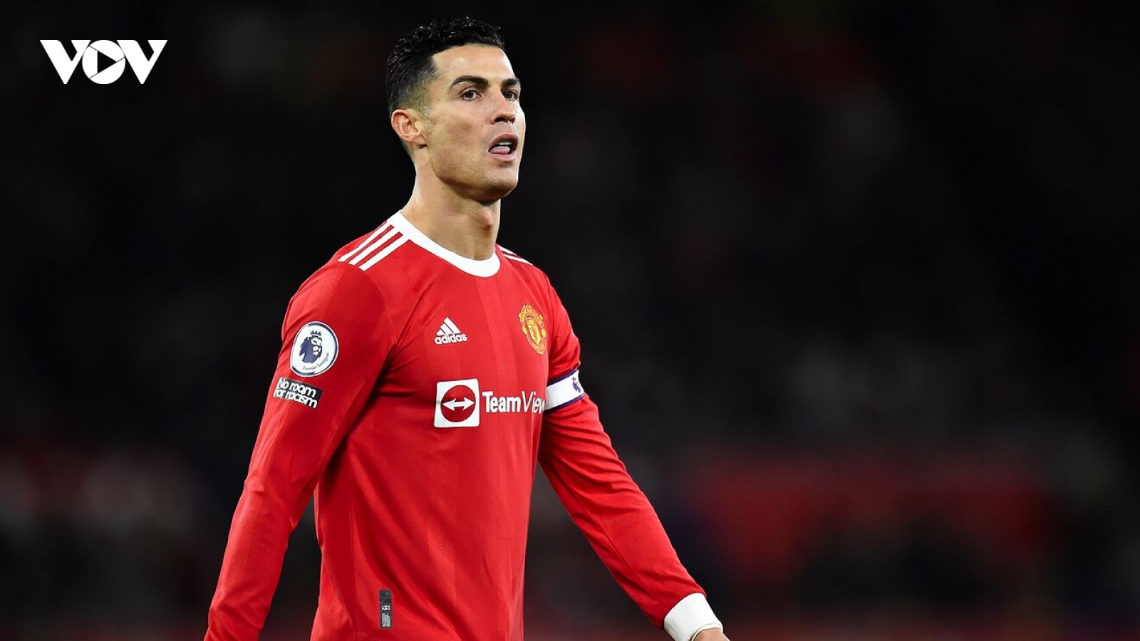 Vì sao Cristiano Ronaldo liên tiếp vắng mặt trong đội hình MU?