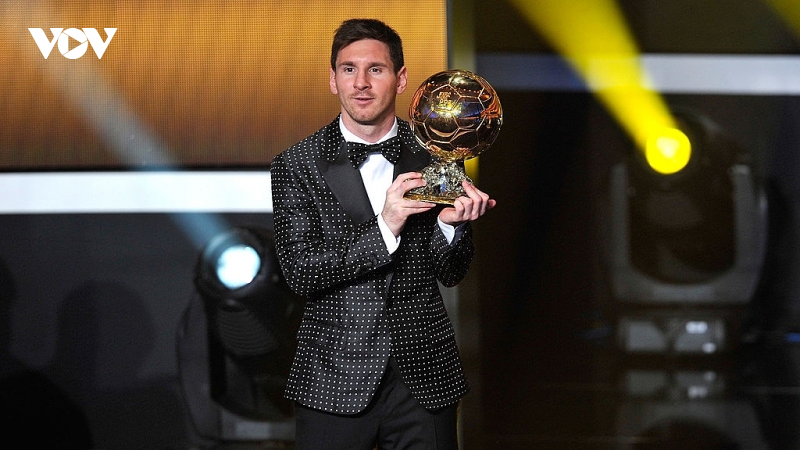 Ngày này năm xưa: Messi giành Quả bóng Vàng thứ 4 liên tiếp
