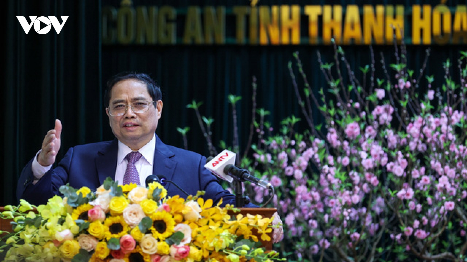 Thủ tướng dâng hương tưởng niệm Chủ tịch HCM, thăm và chúc Tết Công an tỉnh Thanh Hóa