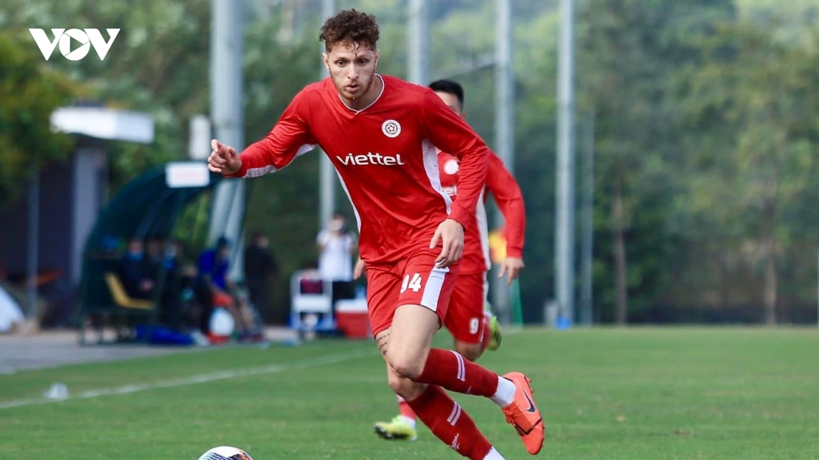 Cựu tiền đạo Hà Nội FC giúp Viettel FC có trận thắng đầu tiên trong năm 2022
