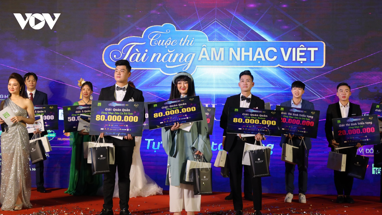 Trao 15 giải cho các thí sinh trong đêm chung kết "Tài năng âm nhạc Việt"