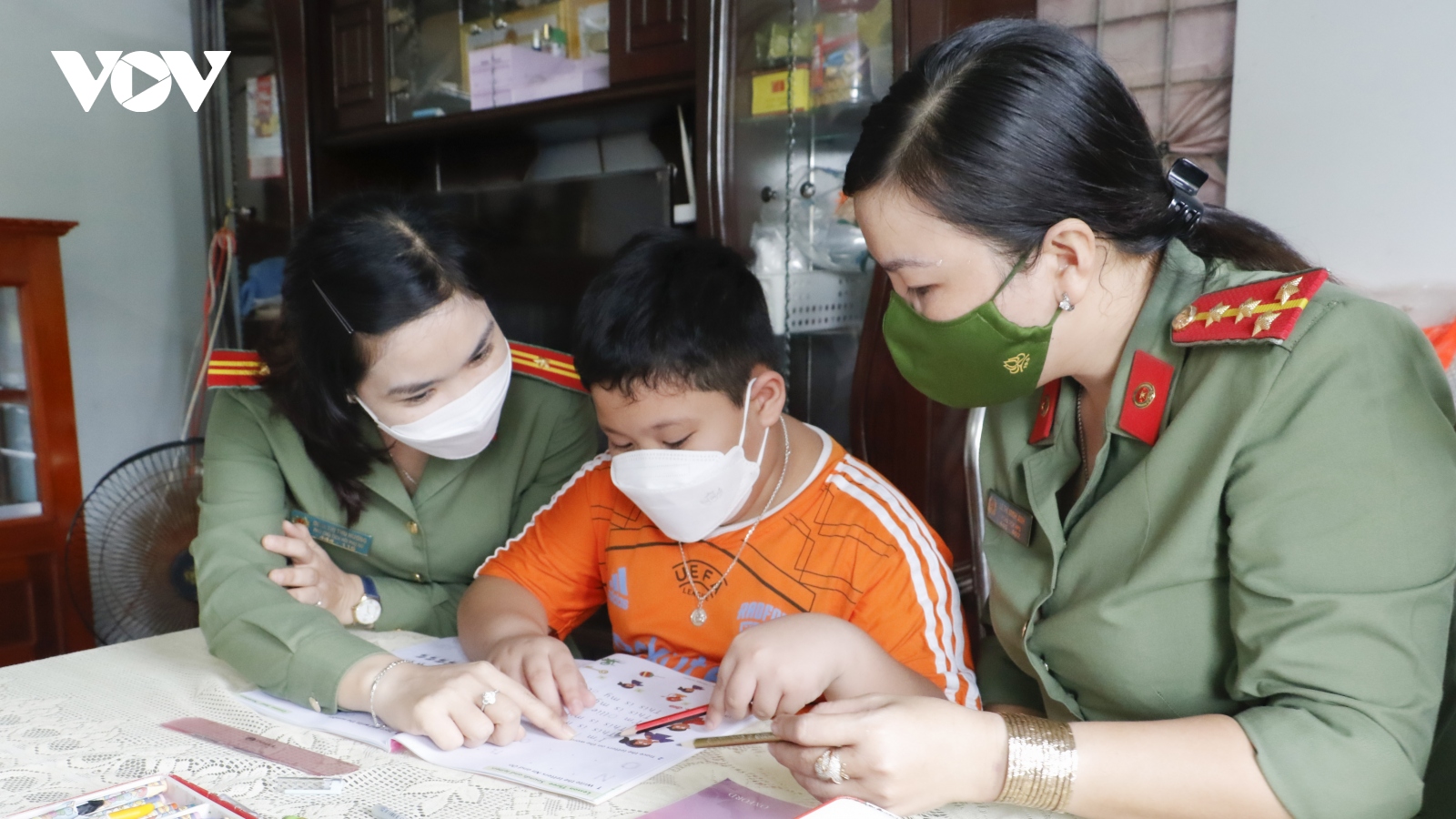 Cần Thơ thực hiện chương trình “Mẹ đỡ đầu” trẻ em mồ côi cha mẹ do COVID-19