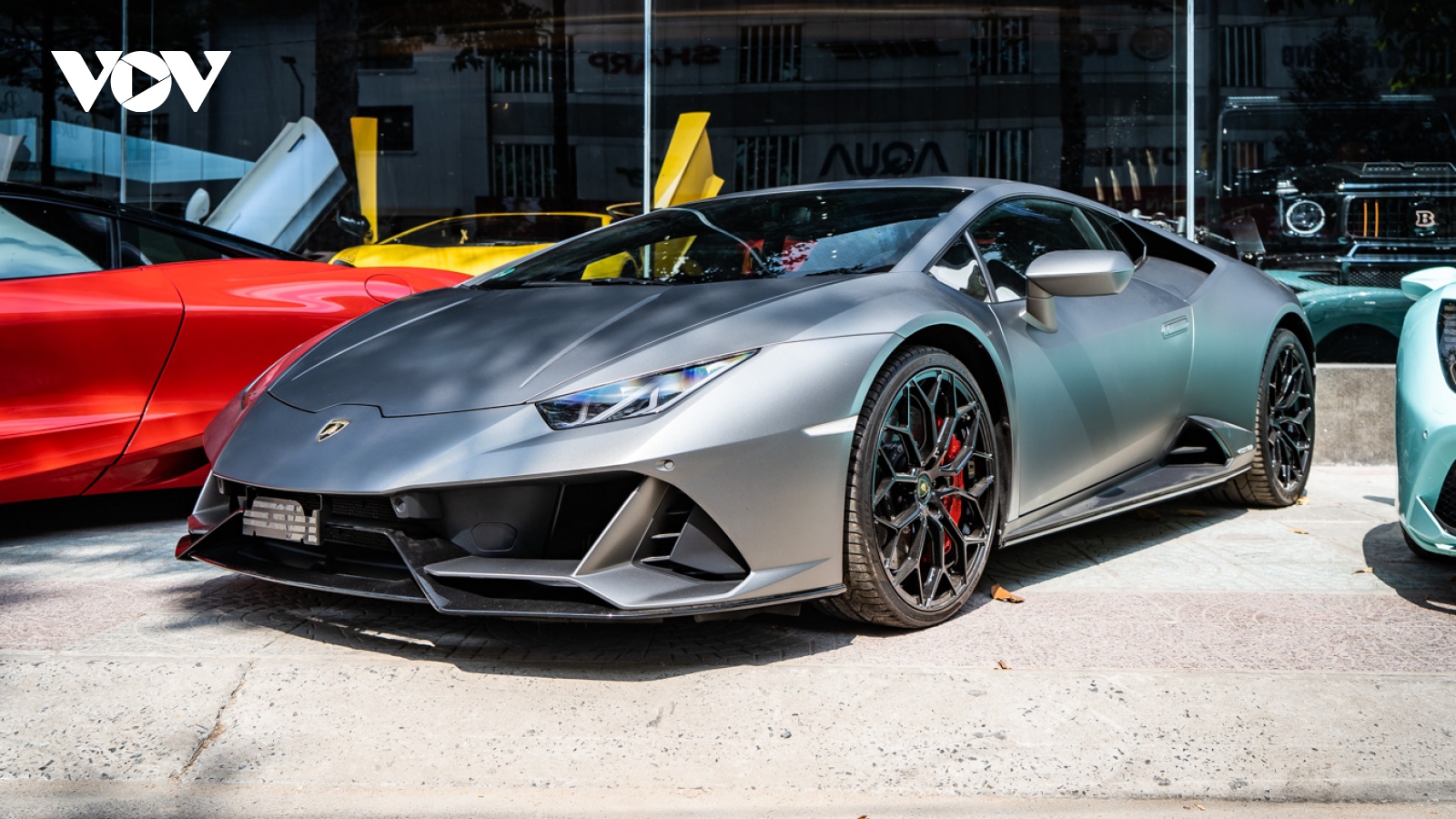 Ảnh chi tiết Lamborghini Huracan EVO độc nhất Việt Nam