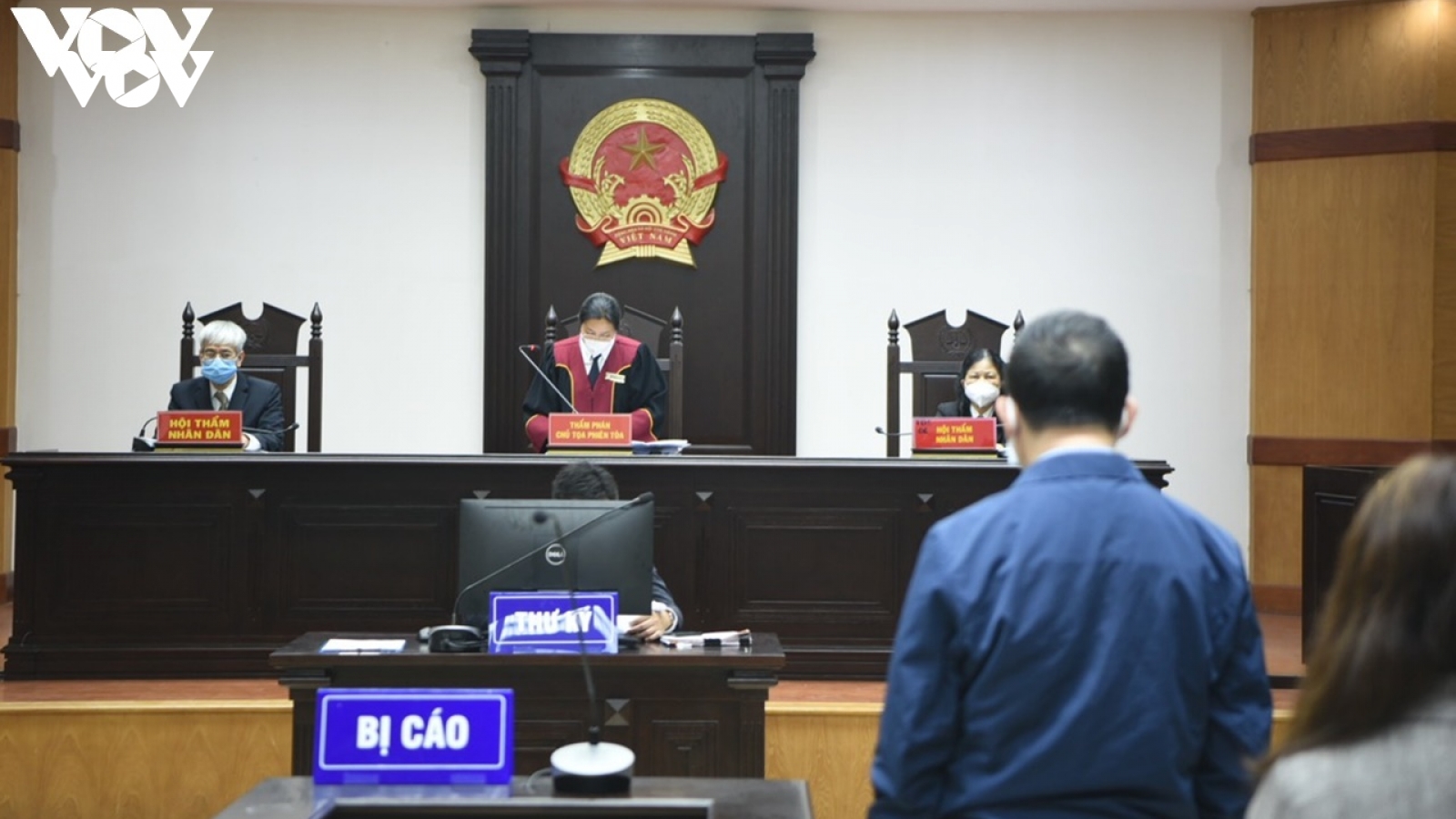 Cựu Giám đốc BV Bạch Mai lĩnh án 5 năm tù vụ nâng khống giá robot Rosa