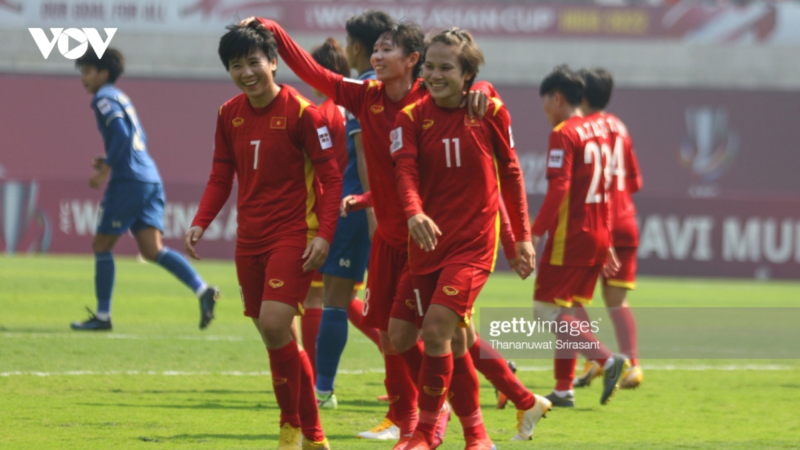 Thắng dễ Thái Lan 2-0, ĐT nữ Việt Nam tiến gần tấm vé lịch sử dự World Cup