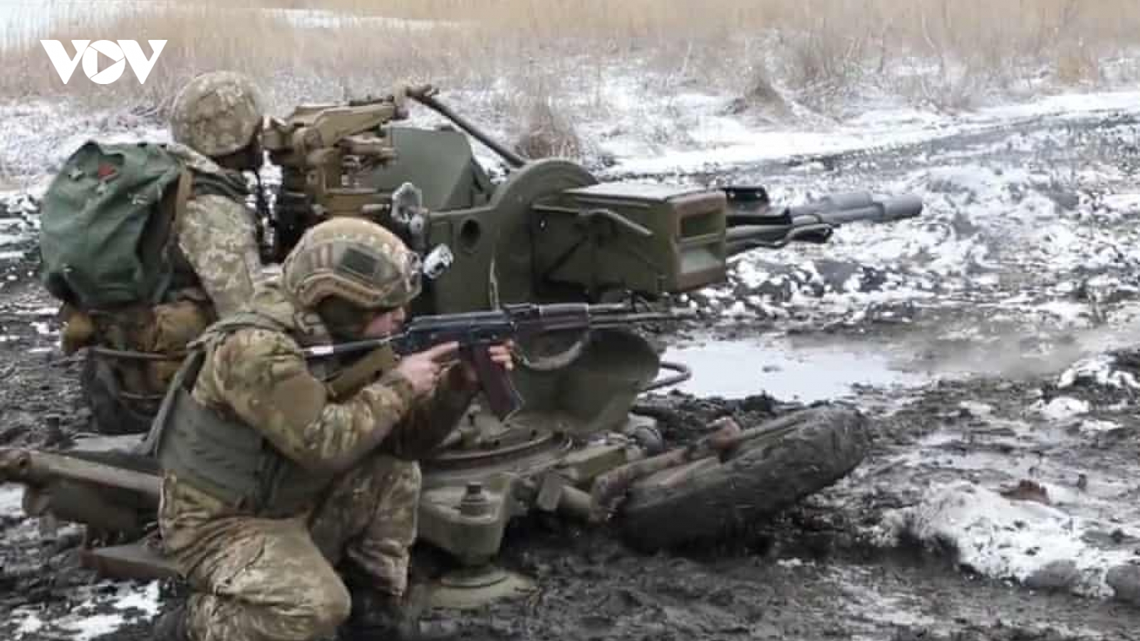 Khủng hoảng Ukraine: Quân chính phủ và phe đối lập tố nhau bắn phá  