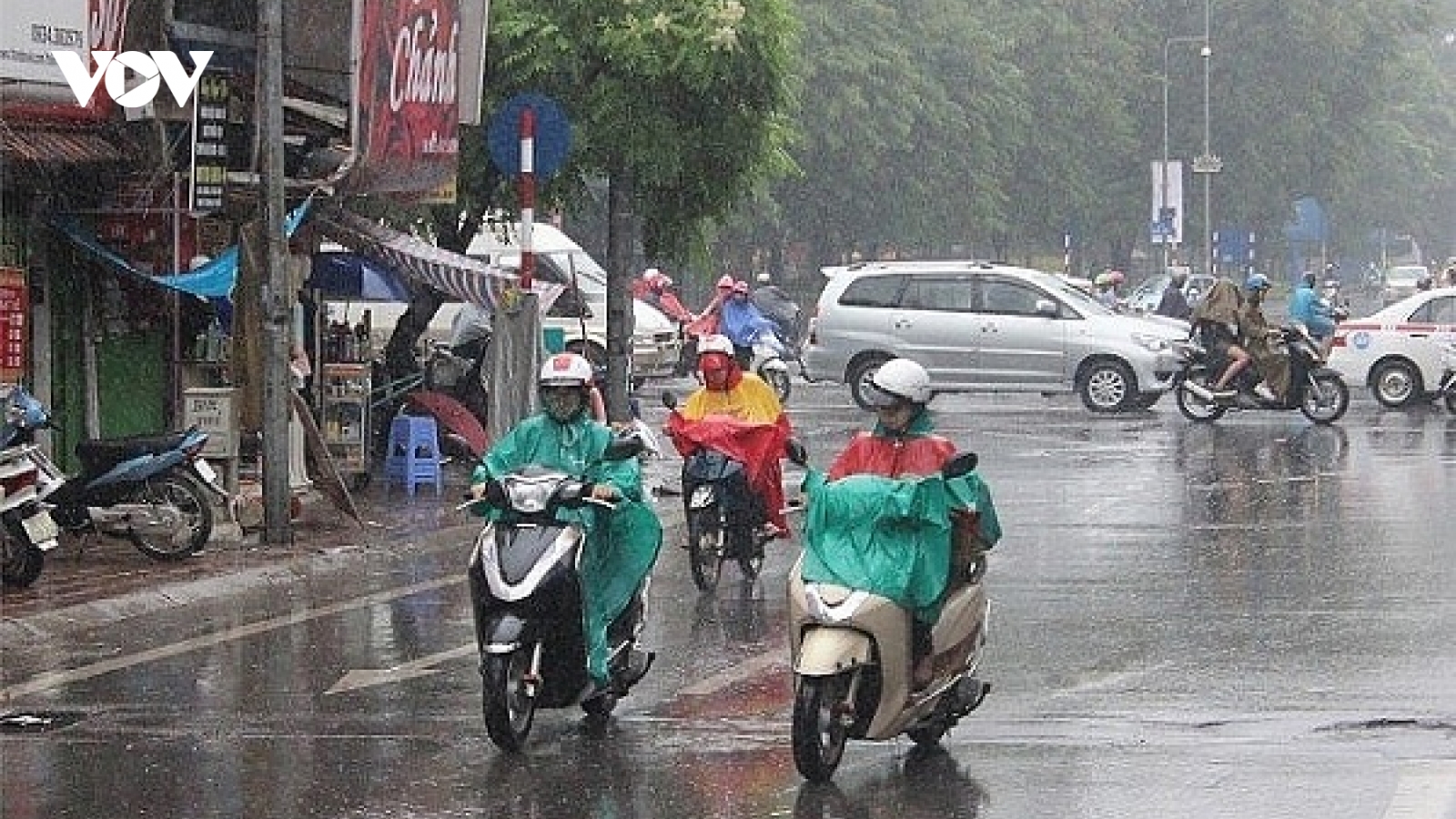 Thời tiết ngày 12/2: Bắc Bộ có mưa dông diện rộng, trời rét