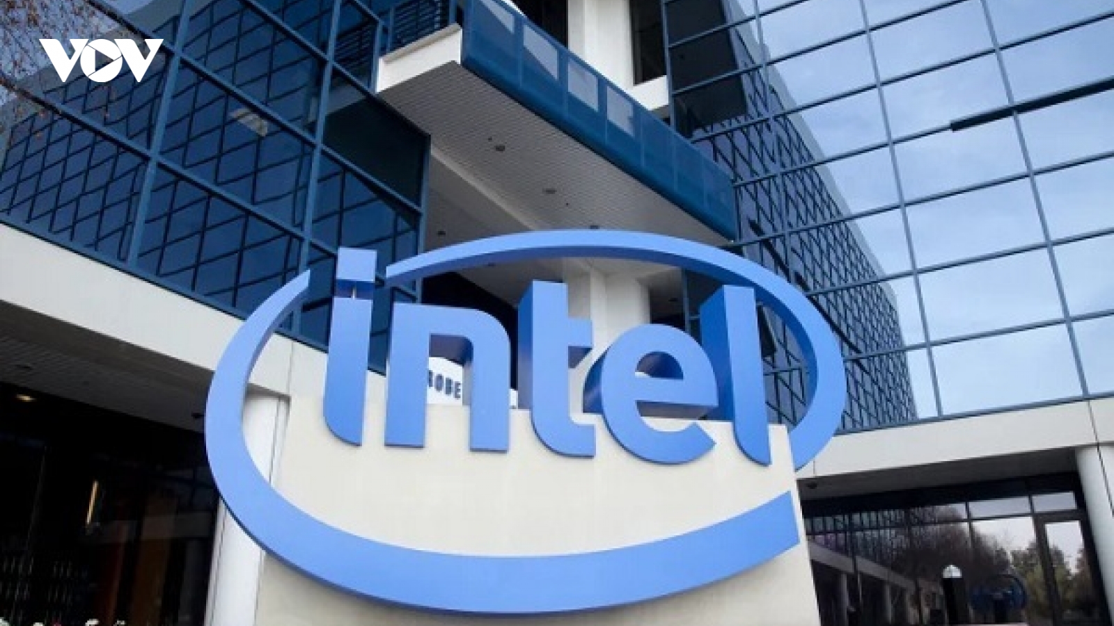 Nóng lòng cạnh tranh TSMC, Intel thâu tóm công ty đúc chip của Israel