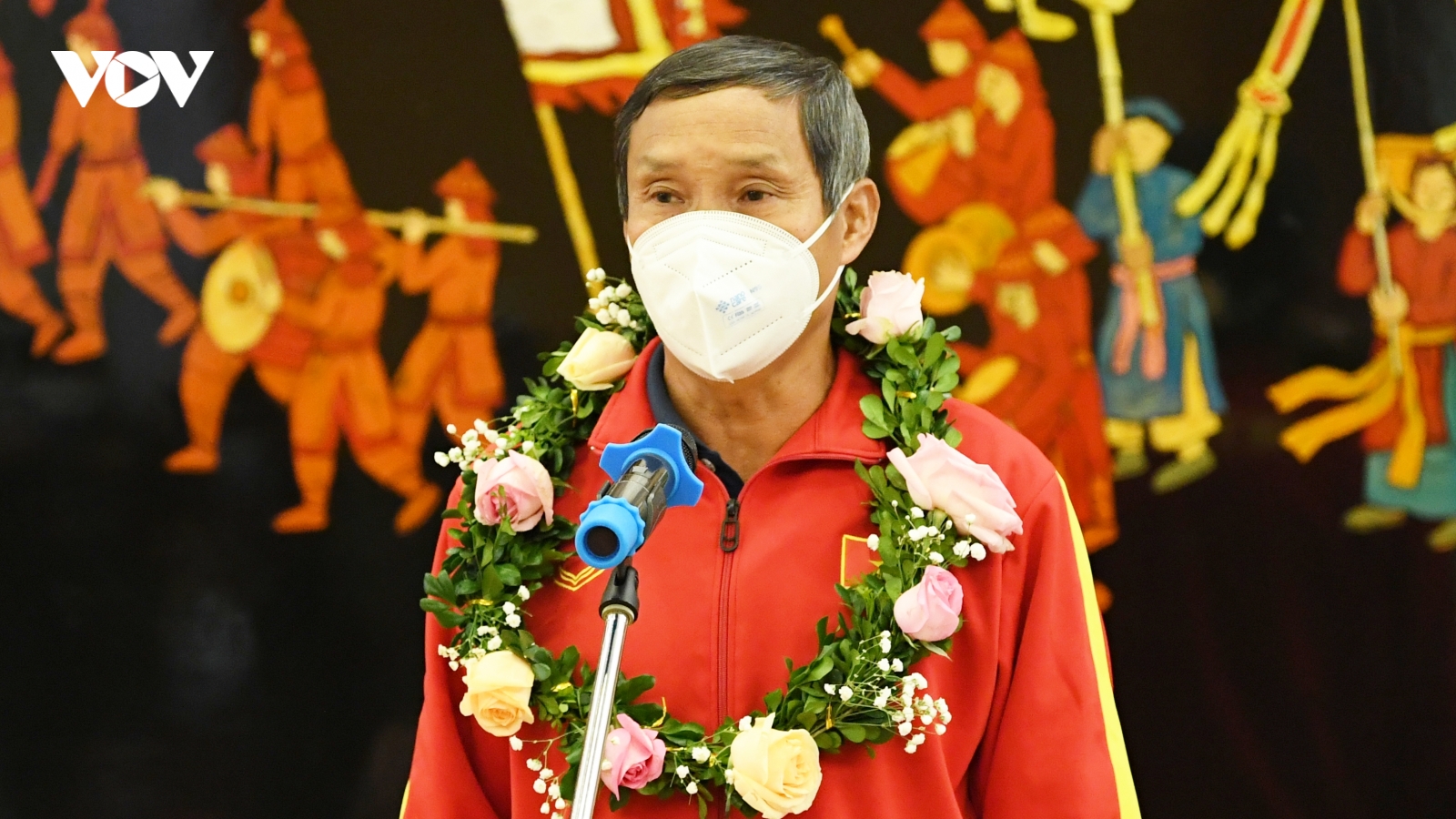 HLV Mai Đức Chung: "Muốn về ngay nhà ôm bà xã" 