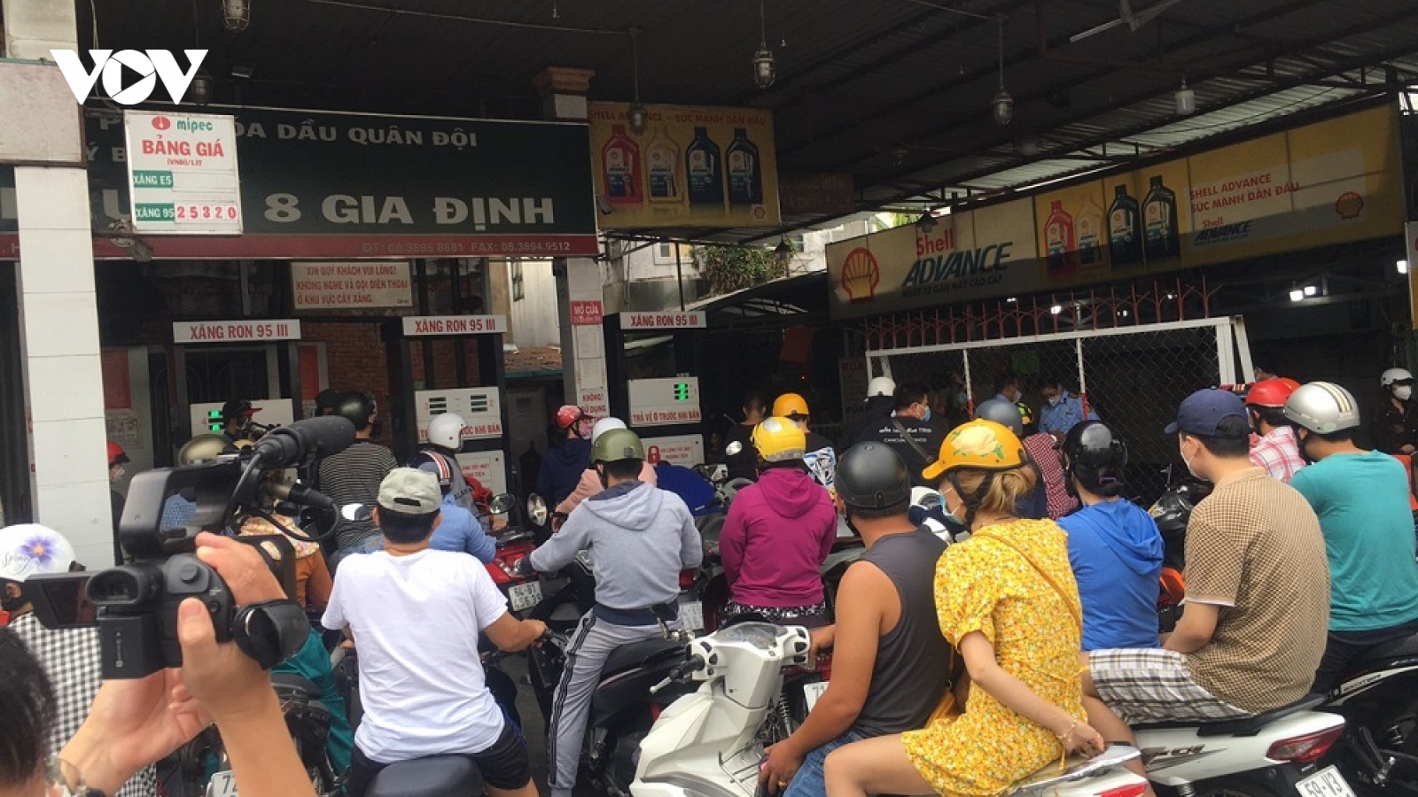 Kiểm tra đột xuất nhiều cửa hàng xăng để ngăn đầu cơ, găm hàng trước kỳ điều chỉnh giá
