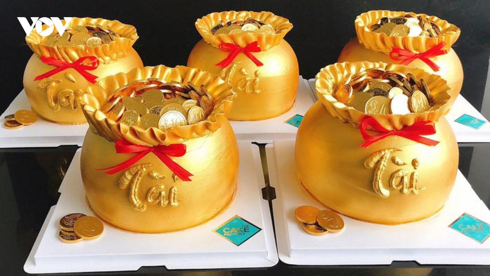 Bánh tài lộc hút khách sát ngày vía Thần Tài