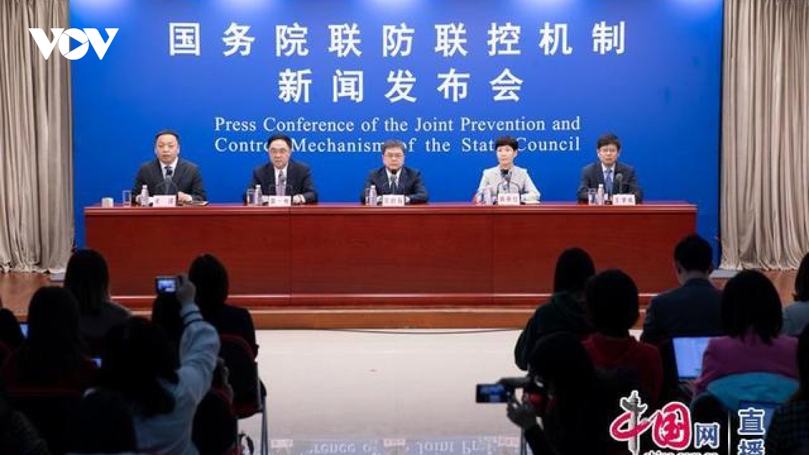 Omicron lan rộng, Trung Quốc phê duyệt tiêm trộn vaccine Covid-19 cho mũi tăng cường
