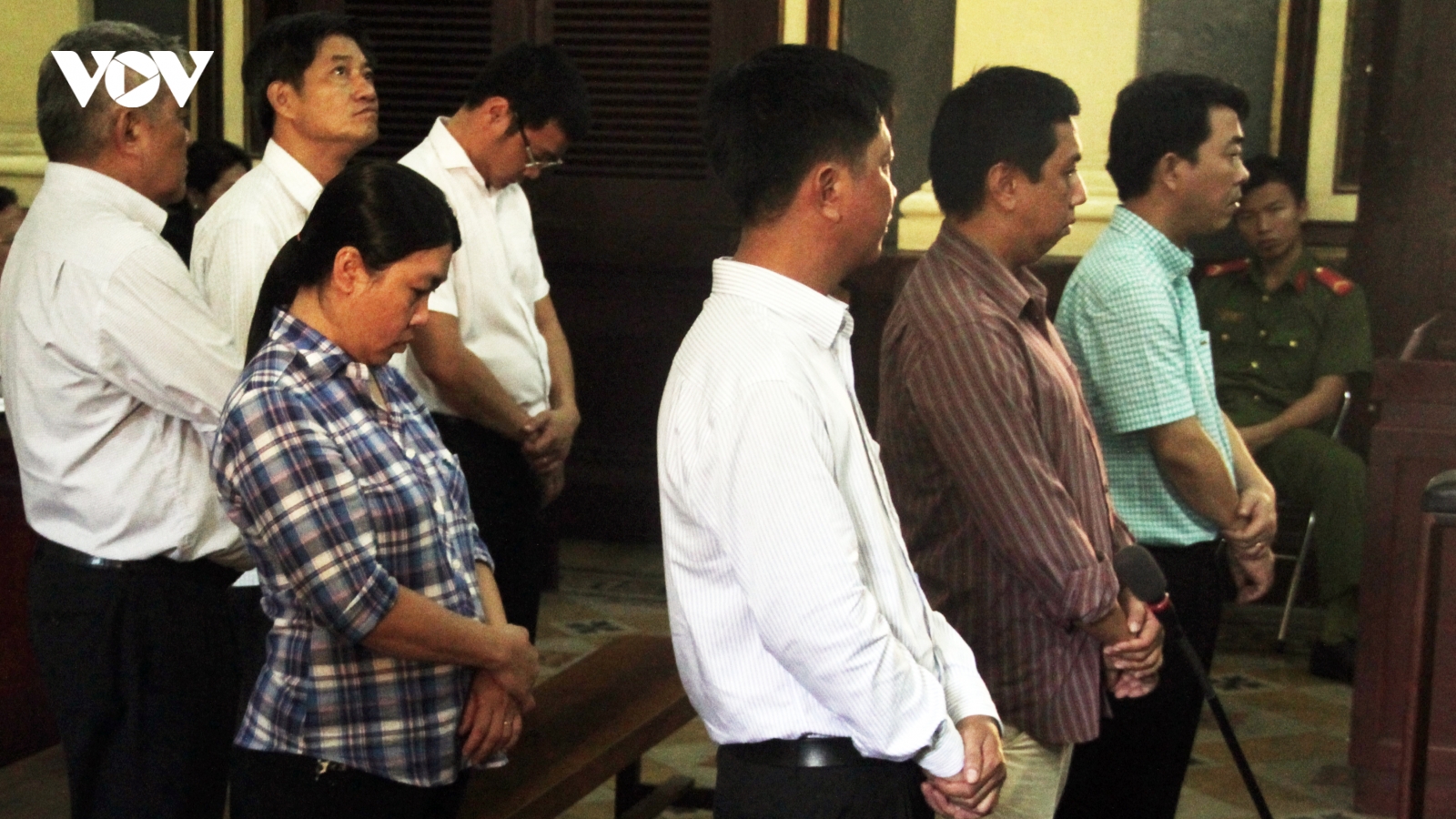 Nóng trong ngày: Dàn lãnh đạo VN Pharma bán thuốc chữa ung thư giả hầu tòa