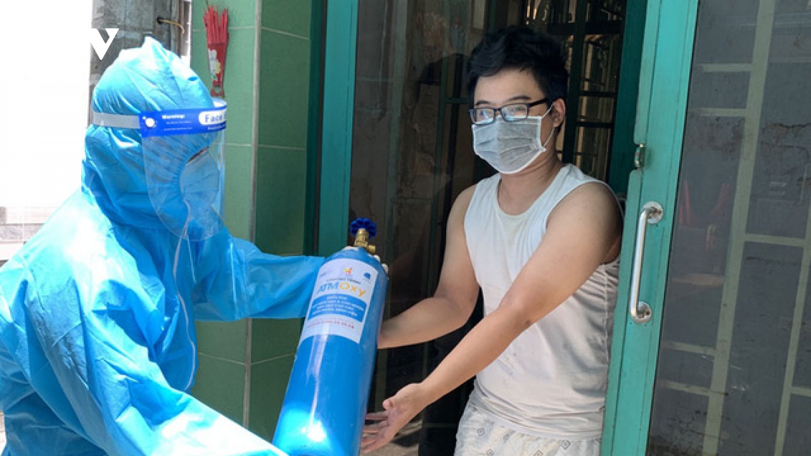 Sử dụng bình oxy cho F0 điều trị tại nhà cần lưu ý gì?