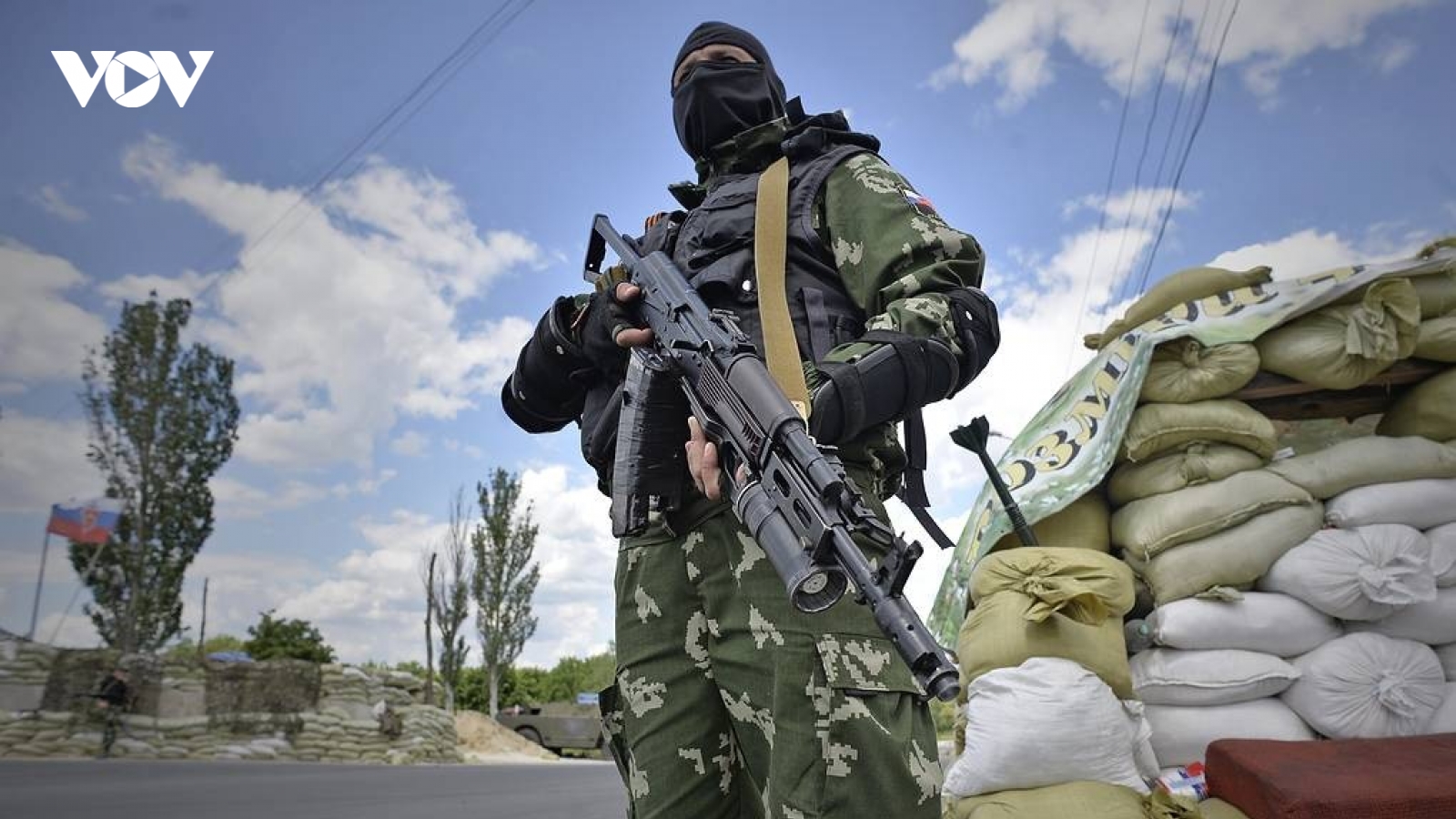 Cộng hòa Nhân dân Donetsk tự xưng ban bố tình trạng khẩn cấp, đụng độ với quân Ukraine
