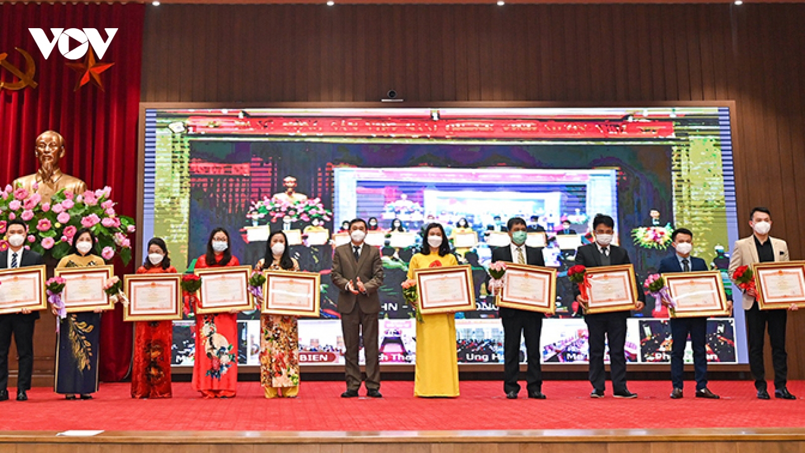 "Sự hy sinh của các y bác sĩ, lực lượng tuyến đầu để lại hình ảnh đẹp trong lòng dân"